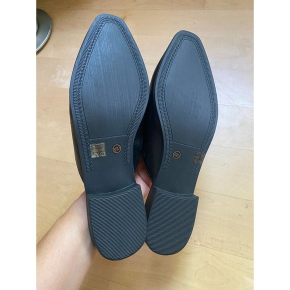 CLBY Laundry BNWOT "Score" buckle mules slides flats NEW black - Picture 7 of 7